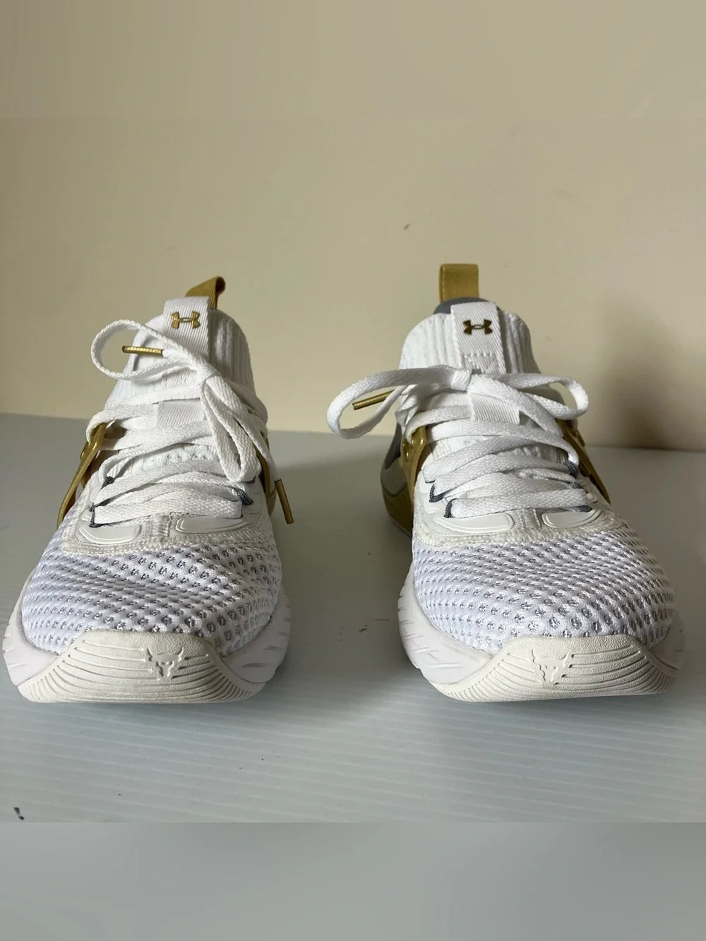 Under Armour Project Rock 4 White Metallic Gold Knit Trainer Sneakers size 5.5